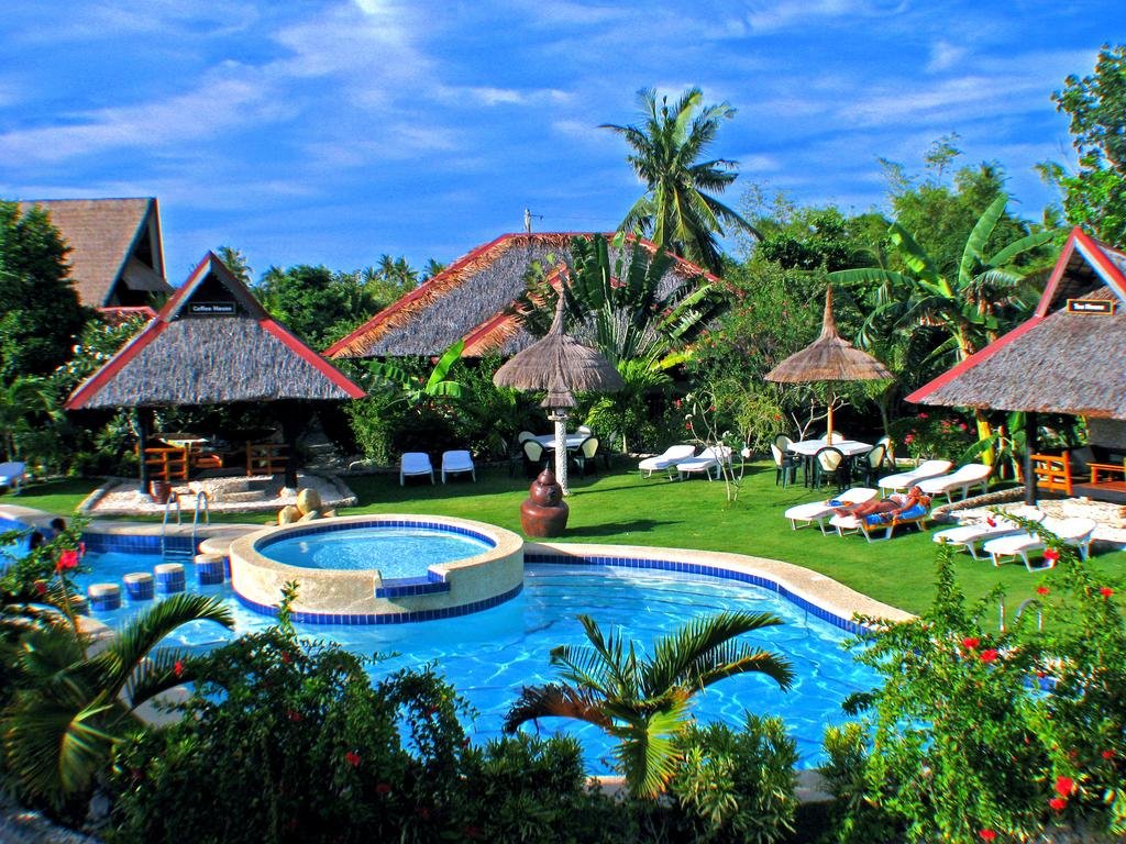 Dolphin-House-Dive-Center